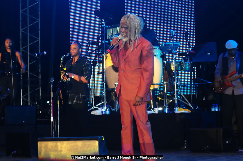 Billy Ocean at the Air Jamaica Jazz and Blues Festival 2008 The Art of Music - Saturday, January 26, 2008 - Air Jamaica Jazz & Blues 2008 The Art of Music venue at the Aqaueduct on Rose Hall Resort & Counrty Club, Montego Bay, St. James, Jamaica W.I. - Thursday, January 24 - Saturday, January 26, 2008 - Photographs by Net2Market.com - Claudine Housen & Barry J. Hough Sr, Photographers - Negril Travel Guide, Negril Jamaica WI - http://www.negriltravelguide.com - info@negriltravelguide.com...!