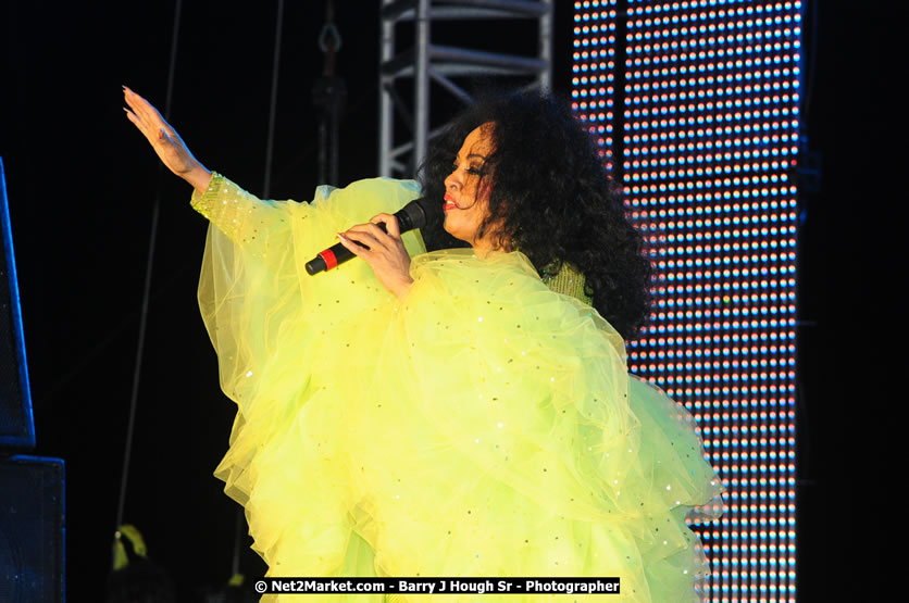 Diana Ross at the Air Jamaica Jazz and Blues Festival 2008 The Art of Music - Saturday, January 26, 2008 - Air Jamaica Jazz & Blues 2008 The Art of Music venue at the Aqaueduct on Rose Hall Resort & Counrty Club, Montego Bay, St. James, Jamaica W.I. - Thursday, January 24 - Saturday, January 26, 2008 - Photographs by Net2Market.com - Claudine Housen & Barry J. Hough Sr, Photographers - Negril Travel Guide, Negril Jamaica WI - http://www.negriltravelguide.com - info@negriltravelguide.com...!