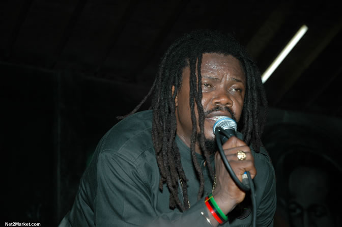 The Messenger, Reggae Super Star - Luciano - Gregory Isaacs - Bobby Dread - Swallow - backed by the Indika Band - Boubon Beach Restaurant, Beach Bar & Oceanfront Accommodations - Negril Travel Guide, Negril Jamaica WI - http://www.negriltravelguide.com - info@negriltravelguide.com...!