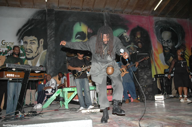 The Messenger, Reggae Super Star - Luciano - Gregory Isaacs - Bobby Dread - Swallow - backed by the Indika Band - Boubon Beach Restaurant, Beach Bar & Oceanfront Accommodations - Negril Travel Guide, Negril Jamaica WI - http://www.negriltravelguide.com - info@negriltravelguide.com...!