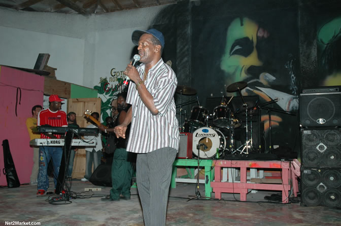 The Messenger, Reggae Super Star - Luciano - Gregory Isaacs - Bobby Dread - Swallow - backed by the Indika Band - Boubon Beach Restaurant, Beach Bar & Oceanfront Accommodations - Negril Travel Guide, Negril Jamaica WI - http://www.negriltravelguide.com - info@negriltravelguide.com...!