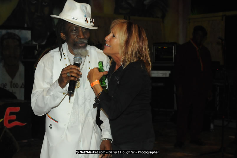 Bunny Wailer & King Yellowman at Bourbon Beach - Monday, February 25, 2008 - Bourbin Beach Restaurant, Bar, Oceanfront Accommodatioins, Live Reggae Music & Disco, Norman Manley Boulevard, Negril, Westmoreland, Jamaica W.I. - Photographs by Net2Market.com - Barry J. Hough Sr, Photographer - Negril Travel Guide, Negril Jamaica WI - http://www.negriltravelguide.com - info@negriltravelguide.com...!