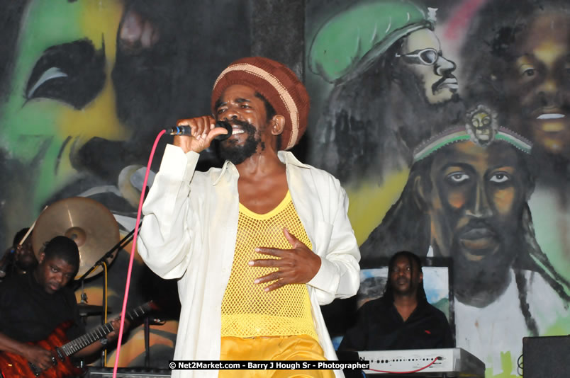  Coco Tea & Silver Cat at Bourbon Beach - Money Cologne Promotions presents The Growning of Coco Tea & Silver Cat at Bourbon Beach, Norman Manley Boulevard, Negril , Westmoreland, Jamaica W.I. - Monday, April 14, 2008 - Photographs by Barry J. Hough Sr. Photojournalist/Photograper - Photographs taken with a Nikon D70, D100, or D300 - Negril Travel Guide, Negril Jamaica WI - http://www.negriltravelguide.com - info@negriltravelguide.com...!