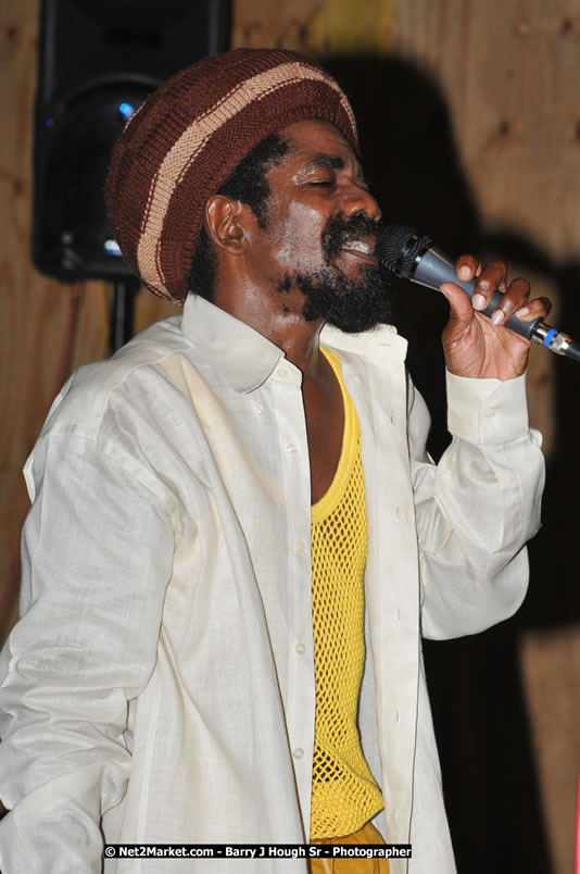  Coco Tea & Silver Cat at Bourbon Beach - Money Cologne Promotions presents The Growning of Coco Tea & Silver Cat at Bourbon Beach, Norman Manley Boulevard, Negril , Westmoreland, Jamaica W.I. - Monday, April 14, 2008 - Photographs by Barry J. Hough Sr. Photojournalist/Photograper - Photographs taken with a Nikon D70, D100, or D300 - Negril Travel Guide, Negril Jamaica WI - http://www.negriltravelguide.com - info@negriltravelguide.com...!