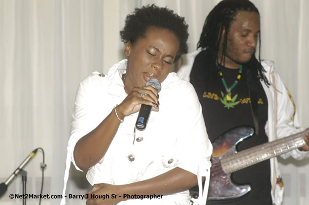 Etana - Reflections - Cure Fest 2007 - All White Birth-Night Party - Hosted by Jah Cure - Starfish Trelawny Hotel - Trelawny, Jamaica - Friday, October 12, 2007 - Cure Fest 2007 October 12th-14th, 2007 Presented by Danger Promotions, Iyah Cure Promotions, and Brass Gate Promotions - Alison Young, Publicist - Photographs by Net2Market.com - Barry J. Hough Sr, Photographer - Negril Travel Guide, Negril Jamaica WI - http://www.negriltravelguide.com - info@negriltravelguide.com...!