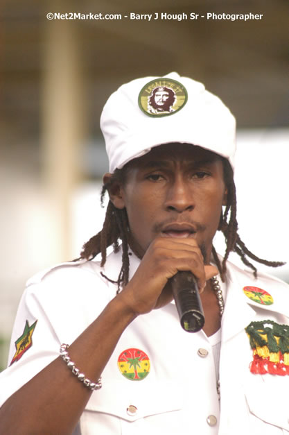 Jah Cure - Cure Fest 2007 - Longing For Concert at Trelawny Multi Purpose Stadium, Trelawny, Jamaica - Sunday, October 14, 2007 - Cure Fest 2007 October 12th-14th, 2007 Presented by Danger Promotions, Iyah Cure Promotions, and Brass Gate Promotions - Alison Young, Publicist - Photographs by Net2Market.com - Barry J. Hough Sr, Photographer - Negril Travel Guide, Negril Jamaica WI - http://www.negriltravelguide.com - info@negriltravelguide.com...!