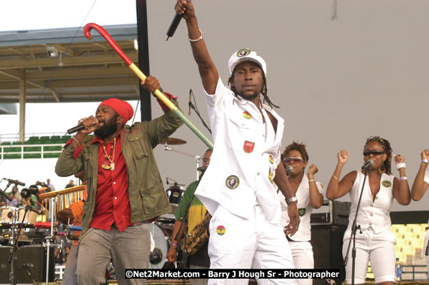 Jah Cure - Cure Fest 2007 - Longing For Concert at Trelawny Multi Purpose Stadium, Trelawny, Jamaica - Sunday, October 14, 2007 - Cure Fest 2007 October 12th-14th, 2007 Presented by Danger Promotions, Iyah Cure Promotions, and Brass Gate Promotions - Alison Young, Publicist - Photographs by Net2Market.com - Barry J. Hough Sr, Photographer - Negril Travel Guide, Negril Jamaica WI - http://www.negriltravelguide.com - info@negriltravelguide.com...!