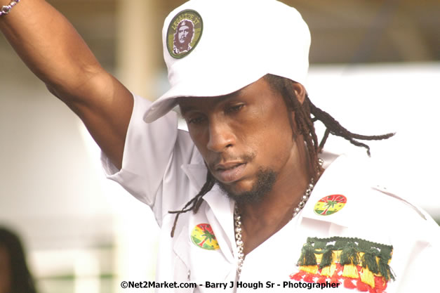 Jah Cure - Cure Fest 2007 - Longing For Concert at Trelawny Multi Purpose Stadium, Trelawny, Jamaica - Sunday, October 14, 2007 - Cure Fest 2007 October 12th-14th, 2007 Presented by Danger Promotions, Iyah Cure Promotions, and Brass Gate Promotions - Alison Young, Publicist - Photographs by Net2Market.com - Barry J. Hough Sr, Photographer - Negril Travel Guide, Negril Jamaica WI - http://www.negriltravelguide.com - info@negriltravelguide.com...!