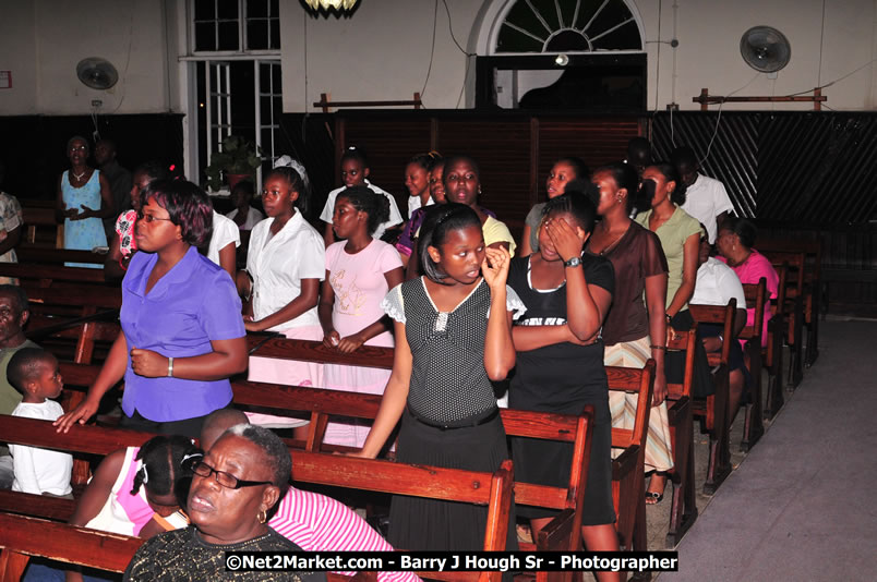 Lucea United Church - Unitied Church in Jamaica and Cayman Islands - Worship Service & Celebration of the Sacrament of Holy Communion - Special Guests: Hanover Homecoming Foundation & His excellency The Most Honourable Professor Sir Kenneth Hall Governor General of Jamaica - Sunday, August 3, 2008 - Hanover Homecoming Foundation LTD Jamaica - Wherever you roam ... Hanover bids you ... come HOME - Sunday, August 3 to Saturday, August 9, 2008 - Hanover Jamaica - Photographs by Net2Market.com - Barry J. Hough Sr. Photojournalist/Photograper - Photographs taken with a Nikon D300 - Negril Travel Guide, Negril Jamaica WI - http://www.negriltravelguide.com - info@negriltravelguide.com...!