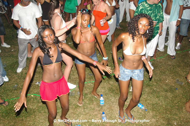 Hybrid Go Ultra - Independence Negril 2K7 - A Barefoot Beach Party @ The Hybrid Beach Cove aka Half Moon Beach Club, Sunday, August 5, 2007, Half Moon Beach, Hanover Parish, Jamaica - Negril Travel Guide.com, Negril Jamaica WI - http://www.negriltravelguide.com - info@negriltravelguide.com...!