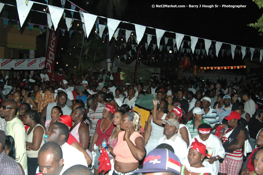 Jamaica Carnival 2007 @ The Jungle, Friday, March 2, 2007, The Jungle, Norman Manley Boulevard, Negril, Westmoreland, Jamaica W.I. - Negril Travel Guide, Negril Jamaica WI - http://www.negriltravelguide.com - info@negriltravelguide.com...!