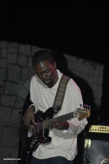 Performances - Air Jamaica Jazz & Blues 2005 - The Art Of Music - Cinnamon Hill Golf Course, Rose Hall, Montego Bay - Negril Travel Guide, Negril Jamaica WI - http://www.negriltravelguide.com - info@negriltravelguide.com...!