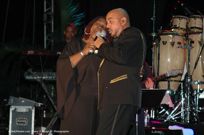 James Ingram - Air Jamaica Jazz & Blues Festival 2006 - The Art of Music - Cinnamon Hill Golf Club - Rosehall Resort & Country Club, Montego Bay, Jamaica W.I. - Thursday, Saturday 28, 2006 - Negril Travel Guide, Negril Jamaica WI - http://www.negriltravelguide.com - info@negriltravelguide.com...!