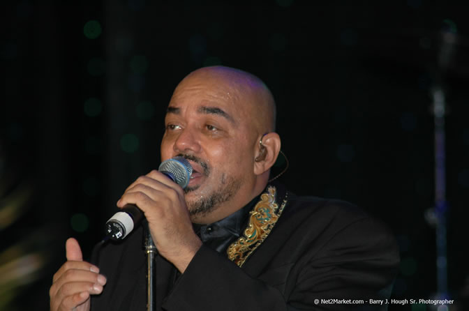 James Ingram - Air Jamaica Jazz & Blues Festival 2006 - The Art of Music - Cinnamon Hill Golf Club - Rosehall Resort & Country Club, Montego Bay, Jamaica W.I. - Thursday, Saturday 28, 2006 - Negril Travel Guide, Negril Jamaica WI - http://www.negriltravelguide.com - info@negriltravelguide.com...!