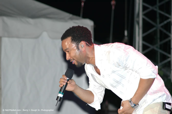 John Legend - Air Jamaica Jazz & Blues Festival 2006 - The Art of Music - Cinnamon Hill Golf Club - Rosehall Resort & Country Club, Montego Bay, Jamaica W.I. - Thursday, January 26, 2006 - Negril Travel Guide, Negril Jamaica WI - http://www.negriltravelguide.com - info@negriltravelguide.com...!