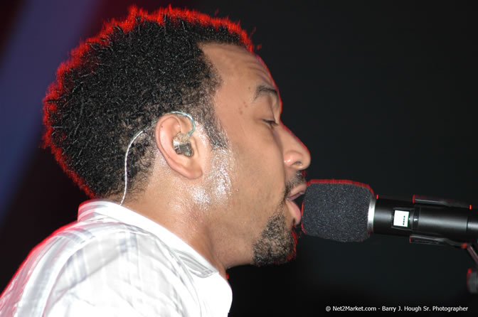 John Legend - Air Jamaica Jazz & Blues Festival 2006 - The Art of Music - Cinnamon Hill Golf Club - Rosehall Resort & Country Club, Montego Bay, Jamaica W.I. - Thursday, January 26, 2006 - Negril Travel Guide, Negril Jamaica WI - http://www.negriltravelguide.com - info@negriltravelguide.com...!