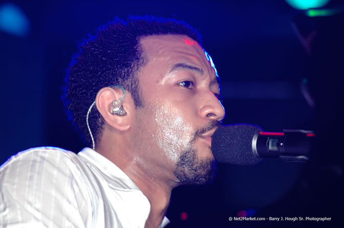 John Legend - Air Jamaica Jazz & Blues Festival 2006 - The Art of Music - Cinnamon Hill Golf Club - Rosehall Resort & Country Club, Montego Bay, Jamaica W.I. - Thursday, January 26, 2006 - Negril Travel Guide, Negril Jamaica WI - http://www.negriltravelguide.com - info@negriltravelguide.com...!