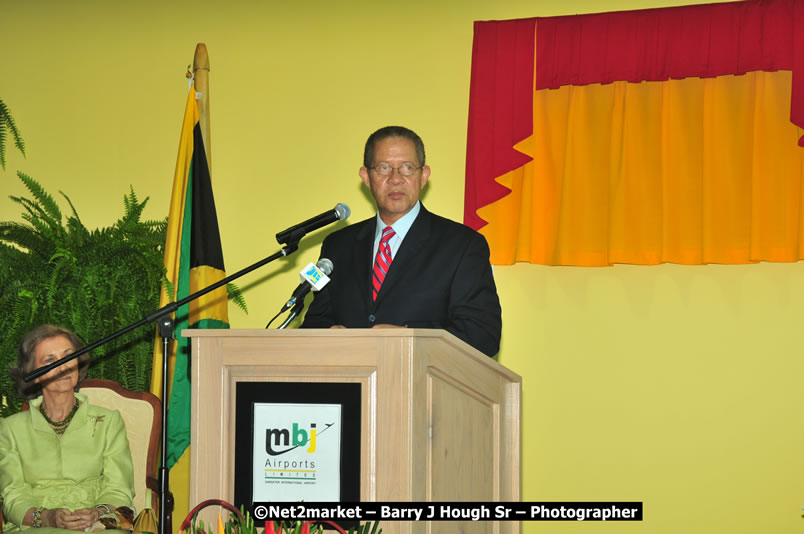 The Unveiling Of The Commemorative Plaque By The Honourable Prime Minister, Orette Bruce Golding, MP, And Their Majesties, King Juan Carlos I And Queen Sofia Of Spain - On Wednesday, February 18, 2009, Marking The Completion Of The Expansion Of Sangster International Airport, Venue at Sangster International Airport, Montego Bay, St James, Jamaica - Wednesday, February 18, 2009 - Photographs by Net2Market.com - Barry J. Hough Sr, Photographer/Photojournalist - Negril Travel Guide, Negril Jamaica WI - http://www.negriltravelguide.com - info@negriltravelguide.com...!