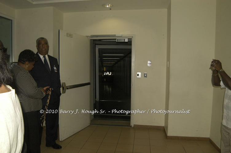 US Airways Inaugurtes New Service from Phoenix Sky Harbor International Airport to Sangster International Airport, Friday, December 18, 2009, Sangster International Airport, Montego Bay, St. James, Jamaica W.I. - Photographs by Net2Market.com - Barry J. Hough Sr, Photographer/Photojournalist - The Negril Travel Guide - Negril's and Jamaica's Number One Concert Photography Web Site with over 40,000 Jamaican Concert photographs Published -  Negril Travel Guide, Negril Jamaica WI - http://www.negriltravelguide.com - info@negriltravelguide.com...!