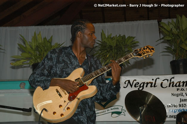 Negril Chamber of Commerce - 24th Anniversary Dinner Photos - Saturday, April 21, 2007 - Negril Hills Country Club, Sheffield, Westmoreland, Jamaica W.I. - Negril Travel Guide, Negril Jamaica WI - http://www.negriltravelguide.com - info@negriltravelguide.com...!