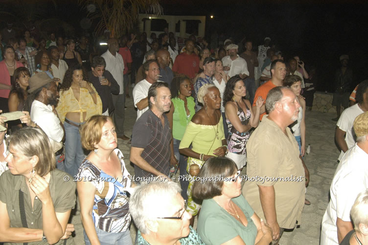 Chaka Demus & Pliers - Live In Concert @ Negril Escape Resort and Spa, December 8, 2009, One Love Drive, West End, Negril, Westmoreland, Jamaica W.I. - Photographs by Net2Market.com - Barry J. Hough Sr, Photographer/Photojournalist - Negril Travel Guide, Negril Jamaica WI - http://www.negriltravelguide.com - info@negriltravelguide.com...!