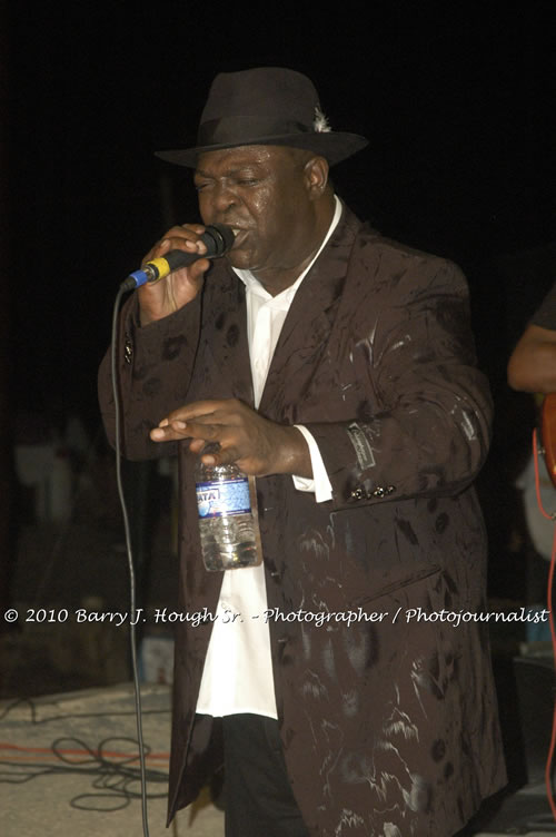 Chaka Demus & Pliers - Live In Concert @ Negril Escape Resort and Spa, December 8, 2009, One Love Drive, West End, Negril, Westmoreland, Jamaica W.I. - Photographs by Net2Market.com - Barry J. Hough Sr, Photographer/Photojournalist - Negril Travel Guide, Negril Jamaica WI - http://www.negriltravelguide.com - info@negriltravelguide.com...!