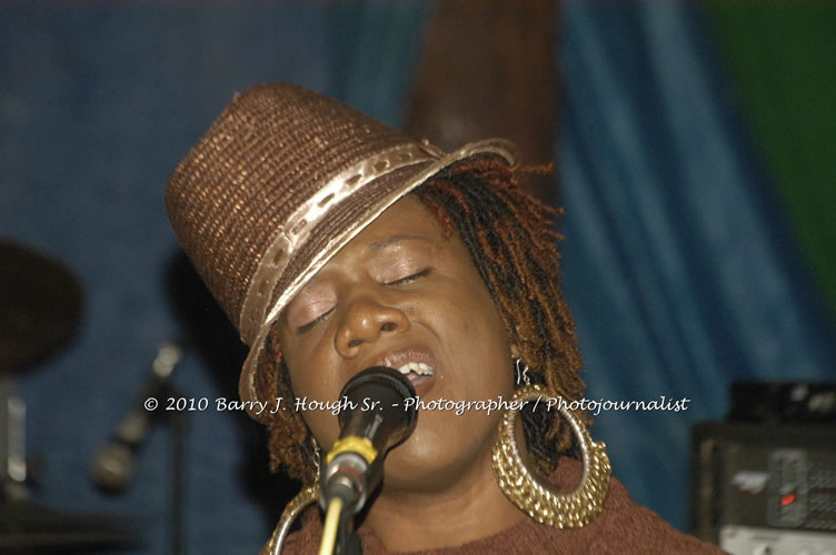 Etana - Live In Concert - One Love Reggae Concert Series 09/10 @ Negril Escape Resort and Spa, December 22, 2009, One Love Drive, West End, Negril, Westmoreland, Jamaica W.I. - Photographs by Net2Market.com - Barry J. Hough Sr, Photographer/Photojournalist - Negril Travel Guide, Negril Jamaica WI - http://www.negriltravelguide.com - info@negriltravelguide.com...!