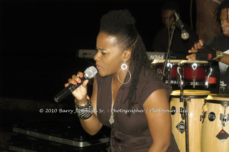 Etana - Live In Concert - One Love Reggae Concert Series 09/10 @ Negril Escape Resort and Spa, December 22, 2009, One Love Drive, West End, Negril, Westmoreland, Jamaica W.I. - Photographs by Net2Market.com - Barry J. Hough Sr, Photographer/Photojournalist - Negril Travel Guide, Negril Jamaica WI - http://www.negriltravelguide.com - info@negriltravelguide.com...!