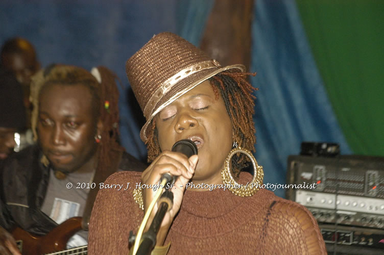 Etana - Live In Concert - One Love Reggae Concert Series 09/10 @ Negril Escape Resort and Spa, December 22, 2009, One Love Drive, West End, Negril, Westmoreland, Jamaica W.I. - Photographs by Net2Market.com - Barry J. Hough Sr, Photographer/Photojournalist - Negril Travel Guide, Negril Jamaica WI - http://www.negriltravelguide.com - info@negriltravelguide.com...!