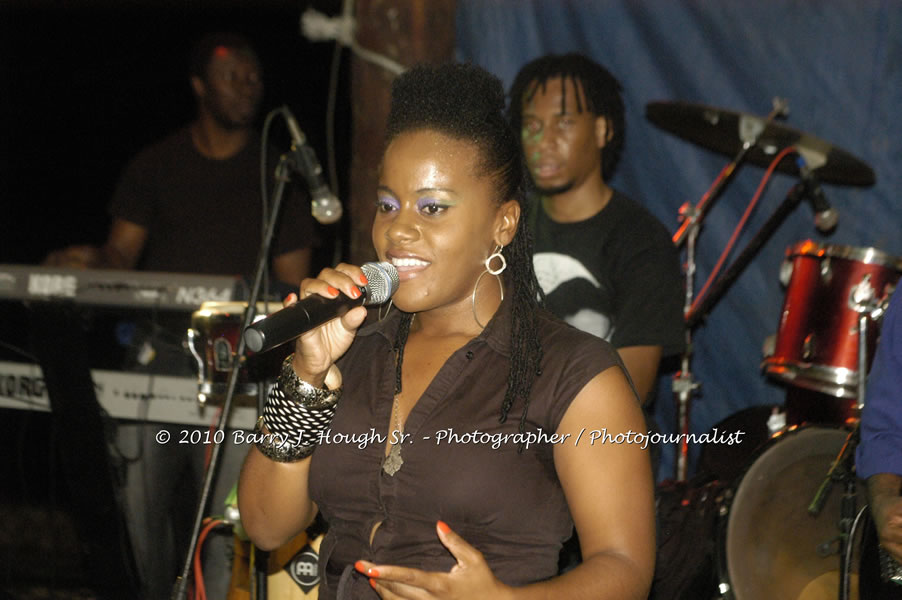 Etana - Live In Concert - One Love Reggae Concert Series 09/10 @ Negril Escape Resort and Spa, December 22, 2009, One Love Drive, West End, Negril, Westmoreland, Jamaica W.I. - Photographs by Net2Market.com - Barry J. Hough Sr, Photographer/Photojournalist - Negril Travel Guide, Negril Jamaica WI - http://www.negriltravelguide.com - info@negriltravelguide.com...!