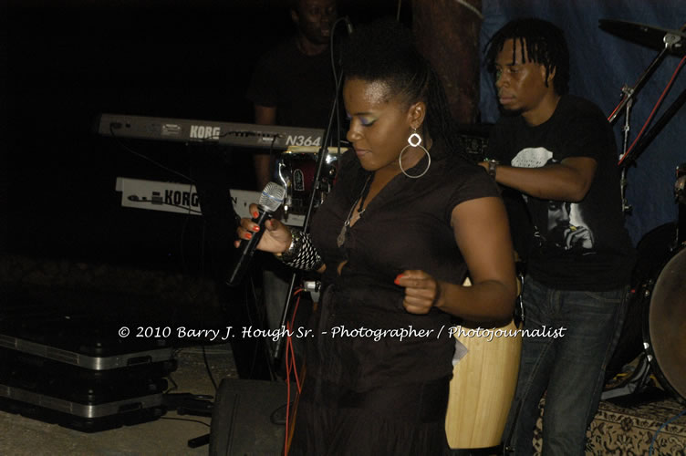 Etana - Live In Concert - One Love Reggae Concert Series 09/10 @ Negril Escape Resort and Spa, December 22, 2009, One Love Drive, West End, Negril, Westmoreland, Jamaica W.I. - Photographs by Net2Market.com - Barry J. Hough Sr, Photographer/Photojournalist - Negril Travel Guide, Negril Jamaica WI - http://www.negriltravelguide.com - info@negriltravelguide.com...!