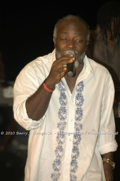 Freddy McGregor - Live In Concert @ Negril Escape Resort and Spa, One Love Drive, West End, Negril, Westmoreland, Jamaica W.I. - Photographs by Net2Market.com - Barry J. Hough Sr, Photographer/Photojournalist - Negril Travel Guide, Negril Jamaica WI - http://www.negriltravelguide.com - info@negriltravelguide.com...!