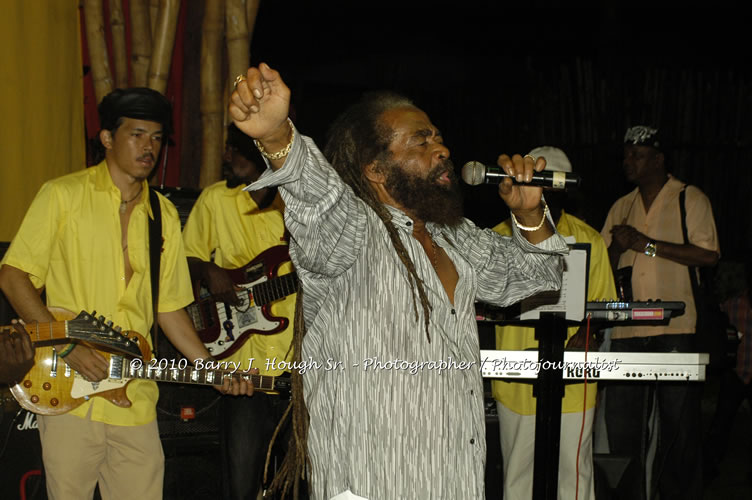 John Holt - Live in Concert - Also featuring Uprising Bank, plus DJ Gemini @ One Love Reggae Concerts Series 09/10 @ Negril Escape Resort & Spa, February 9, 2010, One Love Drive, West End, Negril, Westmoreland, Jamaica W.I. - Photographs by Net2Market.com - Barry J. Hough Sr, Photographer/Photojournalist - The Negril Travel Guide - Negril's and Jamaica's Number One Concert Photography Web Site with over 40,000 Jamaican Concert photographs Published -  Negril Travel Guide, Negril Jamaica WI - http://www.negriltravelguide.com - info@negriltravelguide.com...!