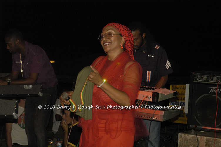 Marcia Griffiths & Edge Michael - Live In Concert - One Love Reggae Concert Series 09/10 @ Negril Escape Resort and Spa, December 29, 2009, One Love Drive, West End, Negril, Westmoreland, Jamaica W.I. - Photographs by Net2Market.com - Barry J. Hough Sr, Photographer/Photojournalist - Negril Travel Guide, Negril Jamaica WI - http://www.negriltravelguide.com - info@negriltravelguide.com...!