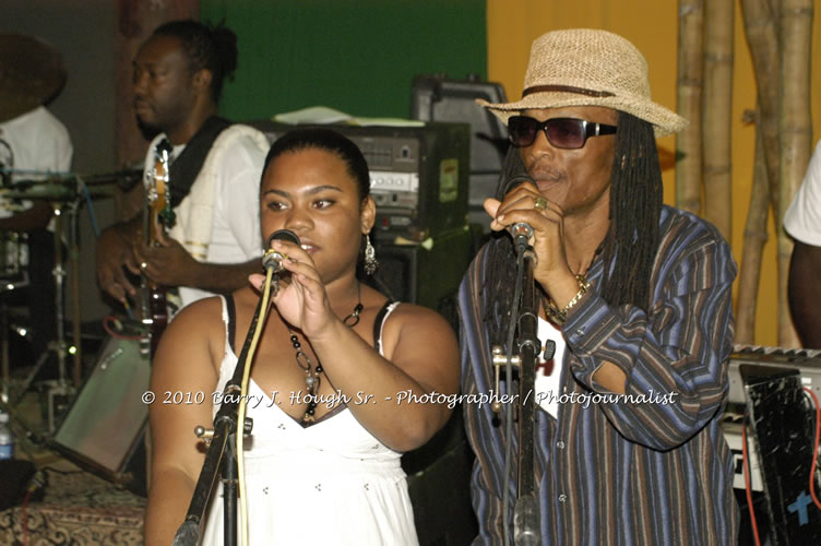 Marcia Griffiths & Edge Michael - Live In Concert - One Love Reggae Concert Series 09/10 @ Negril Escape Resort and Spa, December 29, 2009, One Love Drive, West End, Negril, Westmoreland, Jamaica W.I. - Photographs by Net2Market.com - Barry J. Hough Sr, Photographer/Photojournalist - Negril Travel Guide, Negril Jamaica WI - http://www.negriltravelguide.com - info@negriltravelguide.com...!