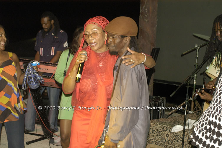 Marcia Griffiths & Edge Michael - Live In Concert - One Love Reggae Concert Series 09/10 @ Negril Escape Resort and Spa, December 29, 2009, One Love Drive, West End, Negril, Westmoreland, Jamaica W.I. - Photographs by Net2Market.com - Barry J. Hough Sr, Photographer/Photojournalist - Negril Travel Guide, Negril Jamaica WI - http://www.negriltravelguide.com - info@negriltravelguide.com...!