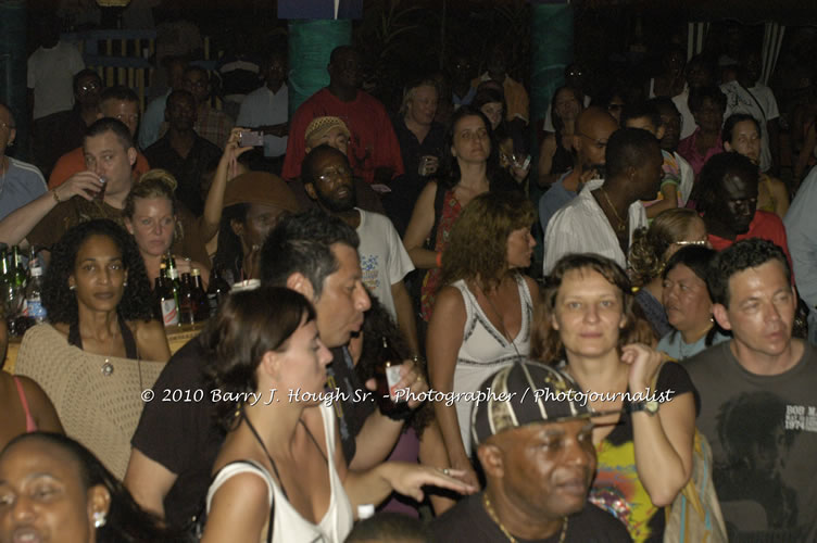 Marcia Griffiths & Edge Michael - Live In Concert - One Love Reggae Concert Series 09/10 @ Negril Escape Resort and Spa, December 29, 2009, One Love Drive, West End, Negril, Westmoreland, Jamaica W.I. - Photographs by Net2Market.com - Barry J. Hough Sr, Photographer/Photojournalist - Negril Travel Guide, Negril Jamaica WI - http://www.negriltravelguide.com - info@negriltravelguide.com...!