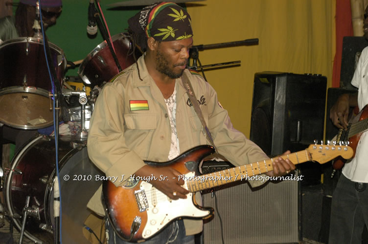 Richie Spice - Live In Concert - One Love Reggae Concert Series 09/10 @ Negril Escape Resort and Spa, January 19, 2010, One Love Drive, West End, Negril, Westmoreland, Jamaica W.I. - Photographs by Net2Market.com - Barry J. Hough Sr, Photographer/Photojournalist - Negril Travel Guide, Negril Jamaica WI - http://www.negriltravelguide.com - info@negriltravelguide.com...!