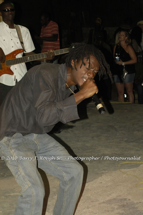 Richie Spice - Live In Concert - One Love Reggae Concert Series 09/10 @ Negril Escape Resort and Spa, January 19, 2010, One Love Drive, West End, Negril, Westmoreland, Jamaica W.I. - Photographs by Net2Market.com - Barry J. Hough Sr, Photographer/Photojournalist - Negril Travel Guide, Negril Jamaica WI - http://www.negriltravelguide.com - info@negriltravelguide.com...!