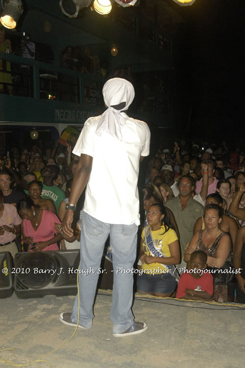 Richie Spice - Live In Concert - One Love Reggae Concert Series 09/10 @ Negril Escape Resort and Spa, January 19, 2010, One Love Drive, West End, Negril, Westmoreland, Jamaica W.I. - Photographs by Net2Market.com - Barry J. Hough Sr, Photographer/Photojournalist - Negril Travel Guide, Negril Jamaica WI - http://www.negriltravelguide.com - info@negriltravelguide.com...!