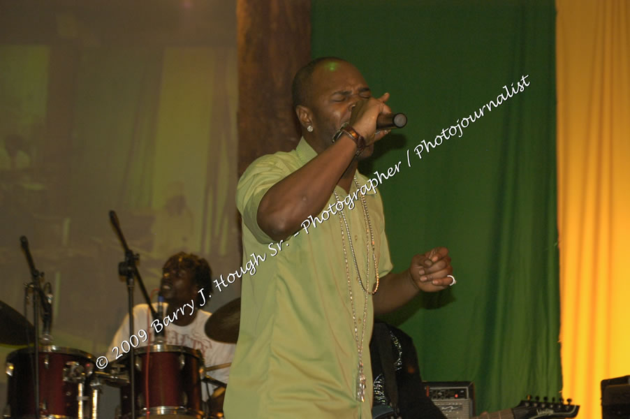  Sanchez - Live in Concert - at the One Love Reggae Concert Series 09/10 @ Negril Escape Resort & Spa - Also Featuring: Timmi Burrell and Justice Merchant- Backing Band Roots Warrior - DJ Gemini - MC Oliver Cargill, Negril Escape Resort & Spa, One Love Drive, West End, Negril, Westmoreland, Jamaica W.I. - Tuesday, November 24, 2009 - Photographs by Net2Market.com - Barry J. Hough Sr, Photographer / Photojournalist - Photos taken with a Nikon D70, D100, or D300 - Negril Travel Guide, Negril Jamaica WI - http://www.negriltravelguide.com - info@negriltravelguide.com...!