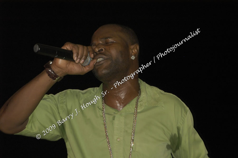  Sanchez - Live in Concert - at the One Love Reggae Concert Series 09/10 @ Negril Escape Resort & Spa - Also Featuring: Timmi Burrell and Justice Merchant- Backing Band Roots Warrior - DJ Gemini - MC Oliver Cargill, Negril Escape Resort & Spa, One Love Drive, West End, Negril, Westmoreland, Jamaica W.I. - Tuesday, November 24, 2009 - Photographs by Net2Market.com - Barry J. Hough Sr, Photographer / Photojournalist - Photos taken with a Nikon D70, D100, or D300 - Negril Travel Guide, Negril Jamaica WI - http://www.negriltravelguide.com - info@negriltravelguide.com...!