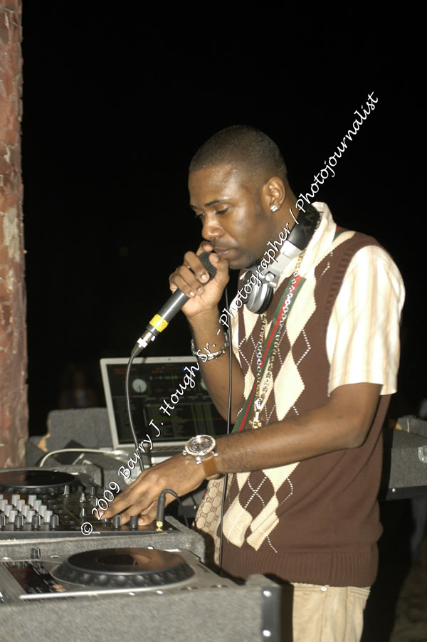  Sanchez - Live in Concert - at the One Love Reggae Concert Series 09/10 @ Negril Escape Resort & Spa - Also Featuring: Timmi Burrell and Justice Merchant- Backing Band Roots Warrior - DJ Gemini - MC Oliver Cargill, Negril Escape Resort & Spa, One Love Drive, West End, Negril, Westmoreland, Jamaica W.I. - Tuesday, November 24, 2009 - Photographs by Net2Market.com - Barry J. Hough Sr, Photographer / Photojournalist - Photos taken with a Nikon D70, D100, or D300 - Negril Travel Guide, Negril Jamaica WI - http://www.negriltravelguide.com - info@negriltravelguide.com...!