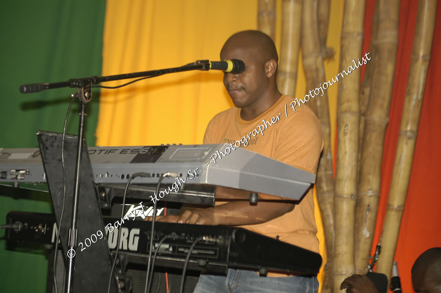  Sanchez - Live in Concert - at the One Love Reggae Concert Series 09/10 @ Negril Escape Resort & Spa - Also Featuring: Timmi Burrell and Justice Merchant- Backing Band Roots Warrior - DJ Gemini - MC Oliver Cargill, Negril Escape Resort & Spa, One Love Drive, West End, Negril, Westmoreland, Jamaica W.I. - Tuesday, November 24, 2009 - Photographs by Net2Market.com - Barry J. Hough Sr, Photographer / Photojournalist - Photos taken with a Nikon D70, D100, or D300 - Negril Travel Guide, Negril Jamaica WI - http://www.negriltravelguide.com - info@negriltravelguide.com...!