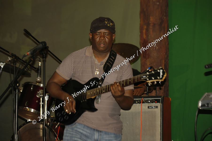  Sanchez - Live in Concert - at the One Love Reggae Concert Series 09/10 @ Negril Escape Resort & Spa - Also Featuring: Timmi Burrell and Justice Merchant- Backing Band Roots Warrior - DJ Gemini - MC Oliver Cargill, Negril Escape Resort & Spa, One Love Drive, West End, Negril, Westmoreland, Jamaica W.I. - Tuesday, November 24, 2009 - Photographs by Net2Market.com - Barry J. Hough Sr, Photographer / Photojournalist - Photos taken with a Nikon D70, D100, or D300 - Negril Travel Guide, Negril Jamaica WI - http://www.negriltravelguide.com - info@negriltravelguide.com...!