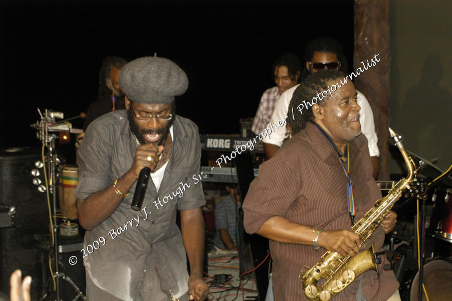  Tarrus Riley - Live in Concert - at the One Love Reggae Concert Series 09/10 @ Negril Escape Resort & Spa - Also Featuring: Mistic Bowie, Monday Justice, Cash, Dean Frazier - DJ Gemini - MC Oliver Cargill, Negril Escape Resort & Spa, One Love Drive, West End, Negril, Westmoreland, Jamaica W.I. - Tuesday, November 17, 2009 - Photographs by Net2Market.com - Barry J. Hough Sr, Photographer / Photojournalist - Photos taken with a Nikon D70, D100, or D300 - Negril Travel Guide, Negril Jamaica WI - http://www.negriltravelguide.com - info@negriltravelguide.com...!