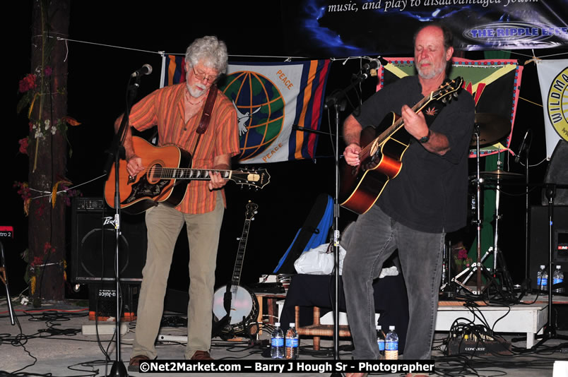 Chinese New Year @ The Sunset Show at Negril Escape - Tuesday, January 27, 2009 - Live Reggae Music at Negril Escape - Tuesday Nights 6:00PM to 10:00 PM - Photographs by Net2Market.com - Barry J. Hough Sr, Photographer/Photojournalist - Negril Travel Guide, Negril Jamaica WI - http://www.negriltravelguide.com - info@negriltravelguide.com...!