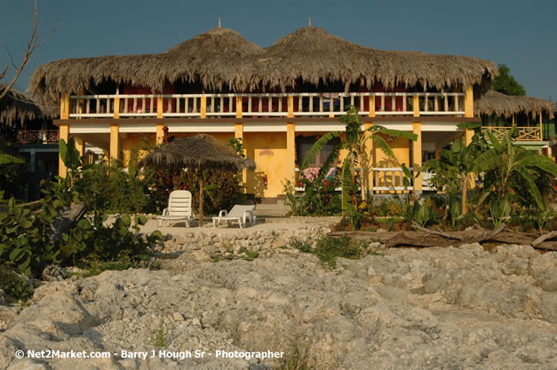 Montego Bay Sangster International Airport, Montego Bay, Jamaica W.I. - Negril Travel Guide, Negril Jamaica WI - http://www.negriltravelguide.com - info@negriltravelguide.com...!