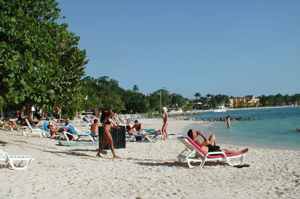 A Photo Walk along Negril's Famous Seven Mile Beach - Negril Travel Guide, Negril Jamaica WI - http://www.negriltravelguide.com - info@negriltravelguide.com...!