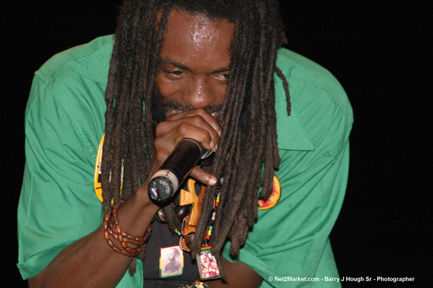 I Wayne @ Tru-Juice Rebel Salute 2007 - Saturday, January 13, 2007, Port Kaiser Sports Club, St. Elizabeth - Negril Travel Guide, Negril Jamaica WI - http://www.negriltravelguide.com - info@negriltravelguide.com...!